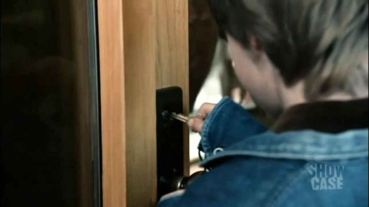 Shattered_S01E12_Stairways_to_Perceptions_1906.jpg Shattered_S01E12_Stairways_to_Perceptions_1906.jpg