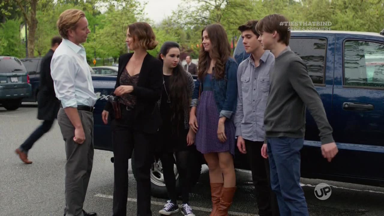 Ties_That_Bind_E01_0188.jpg Ties_That_Bind_E01_0188.jpg