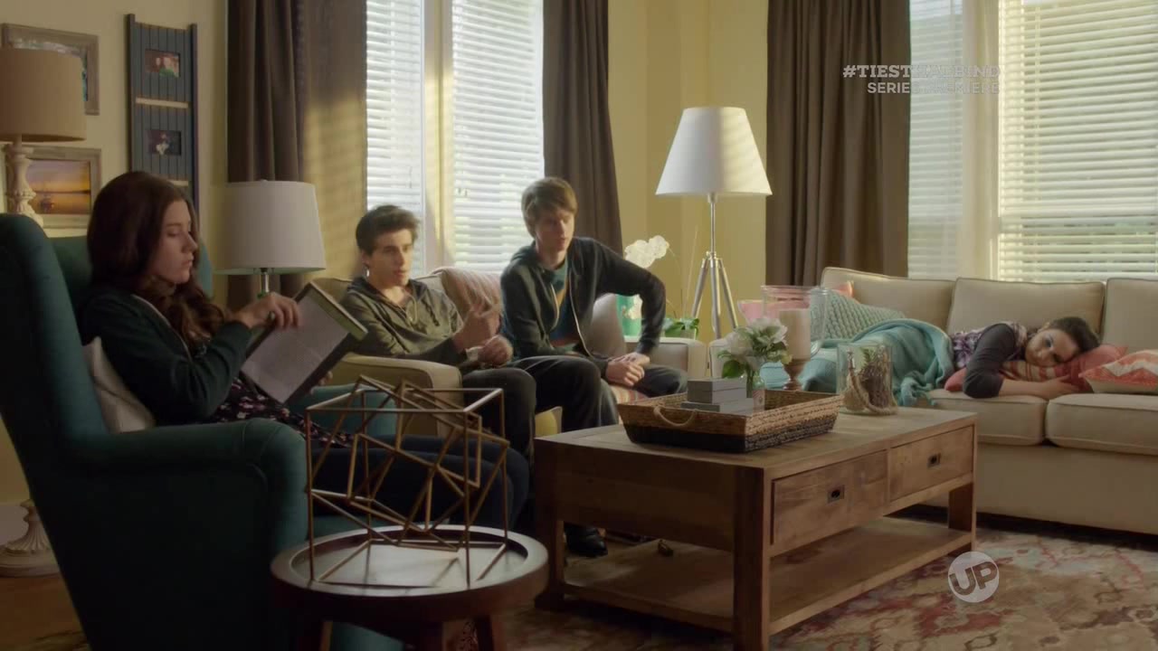 Ties_That_Bind_E01_0383.jpg Ties_That_Bind_E01_0383.jpg