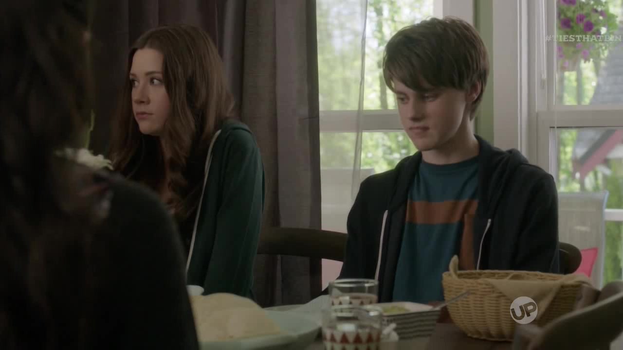 Ties_That_Bind_E01_0907.jpg Ties_That_Bind_E01_0907.jpg