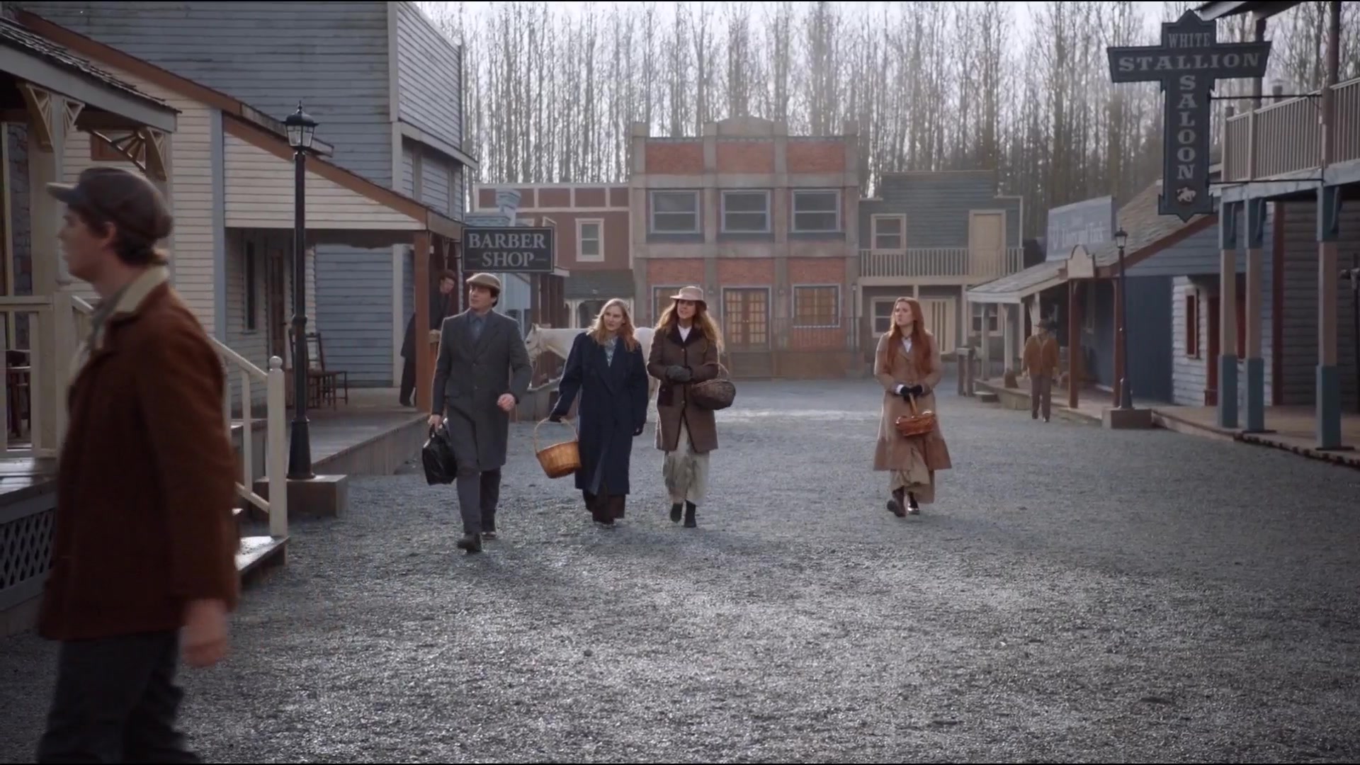 When_Calls_the_Heart_s02e01_32.jpg